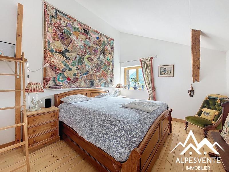 Maison - 249 m² - 9 pièces