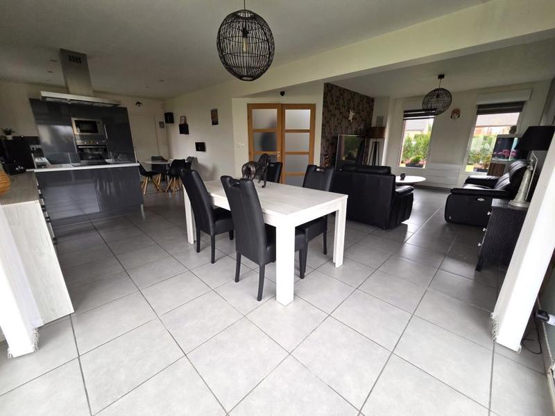 Pavillon - 126 m² - 7 pièces