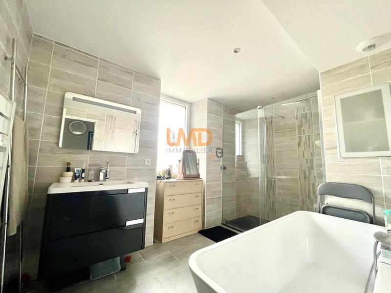 Maison - 177 m² - 7 pièces