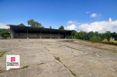 Maison - 644 m² - 3 pièces