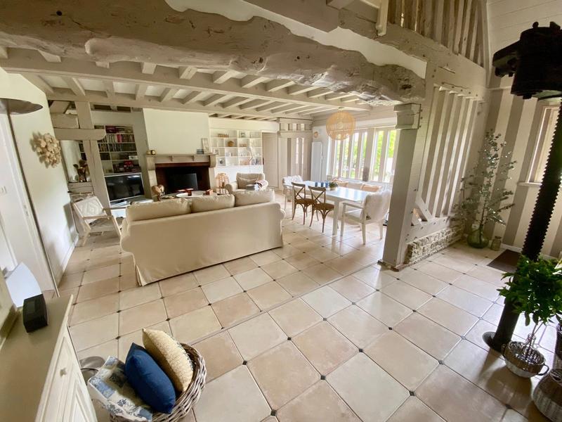 Maison - 220 m² - 9 pièces