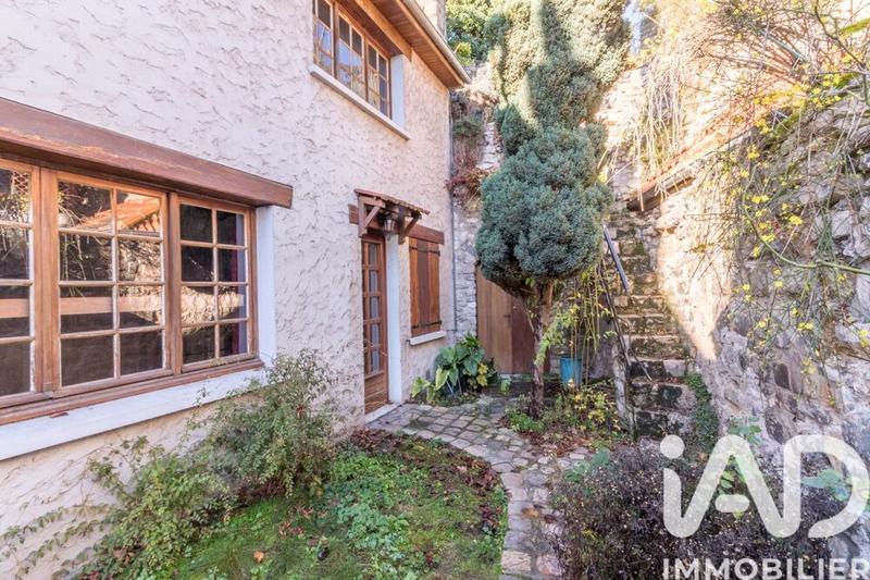 Maison - 90 m² - 4 pièces