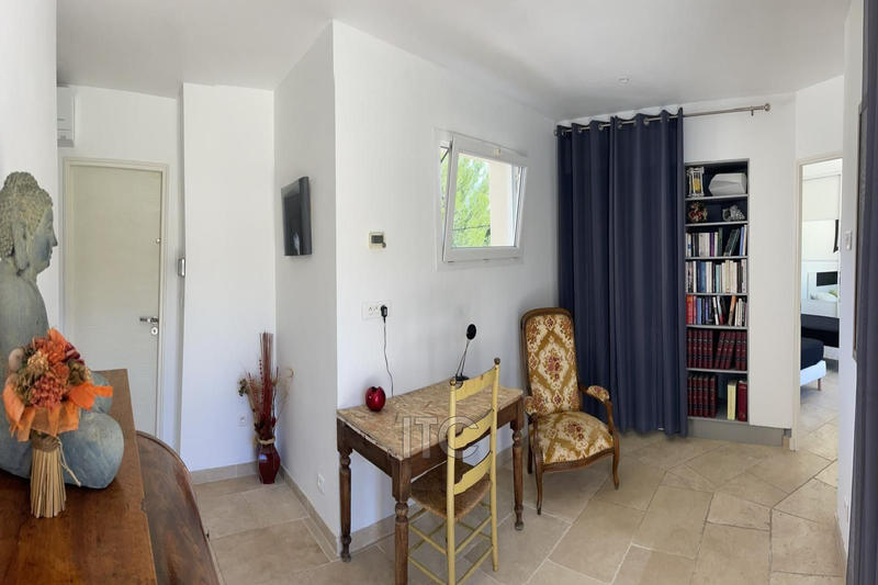 Villa - 220 m² - 5 pièces
