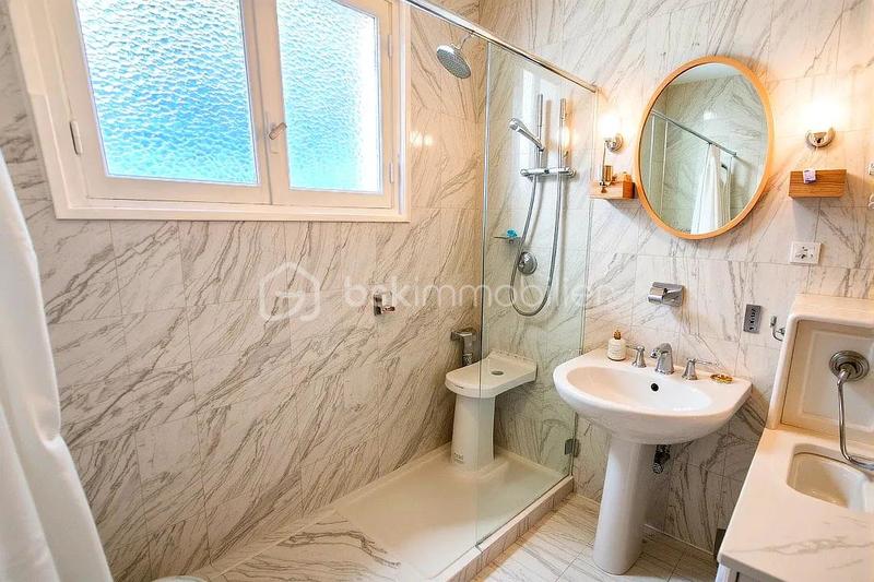 Appartement - 75 m² - 3 pièces