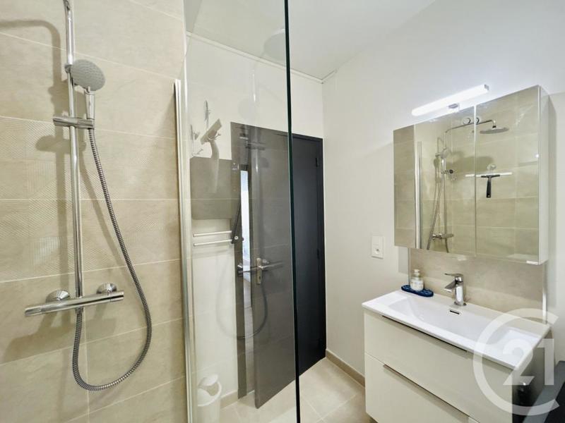 Appartement - 80 m² - 3 pièces