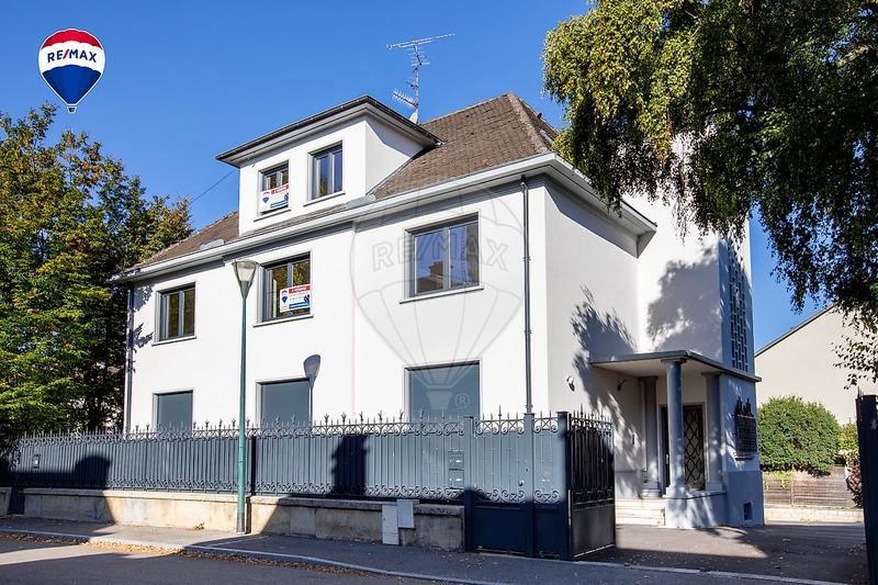 Appartement - 142 m² - 5 pièces