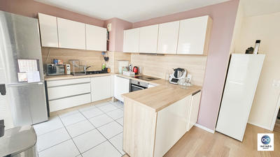 Appartement - 80 m² - 4 pièces