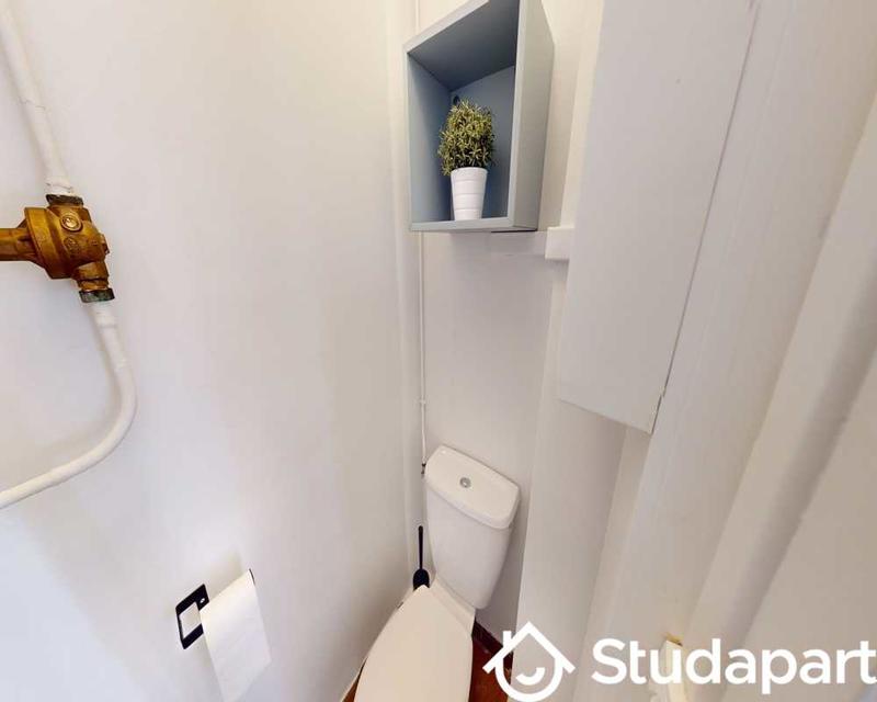 Chambre - 140 m² - 1 pièce