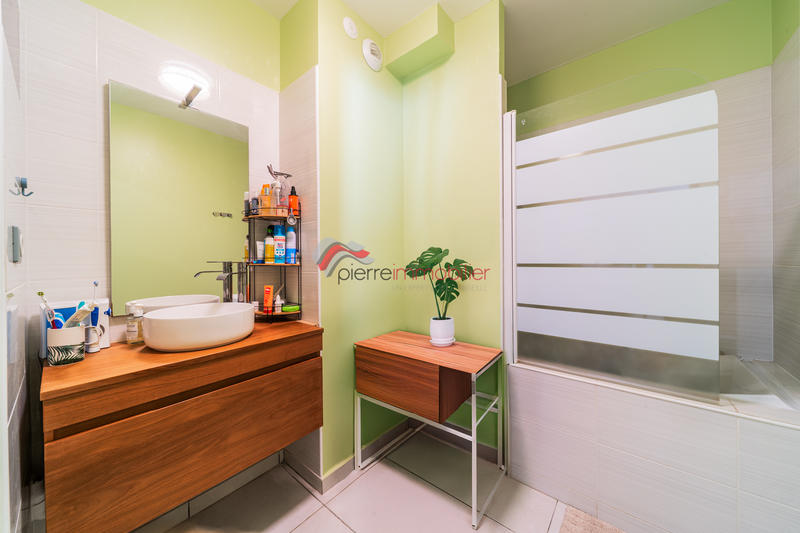 Appartement - 102 m² - 4 pièces