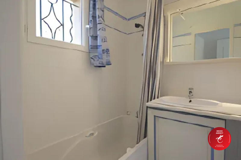 Villa - 90 m² - 5 pièces