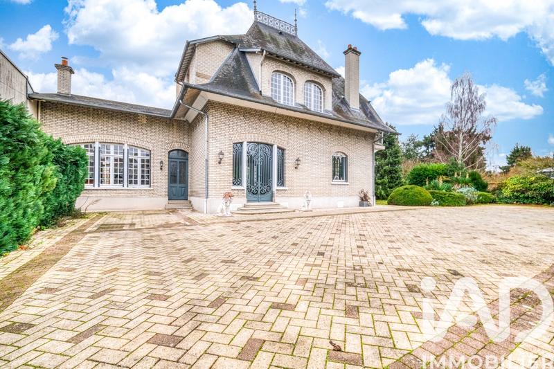 Maison - 245 m² - 8 pièces