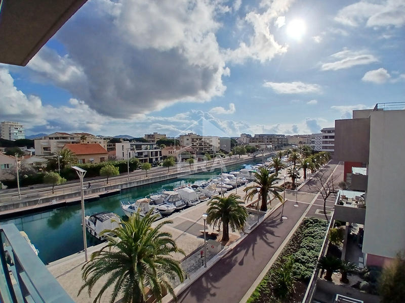 Appartement - 98 m² - 4 pièces