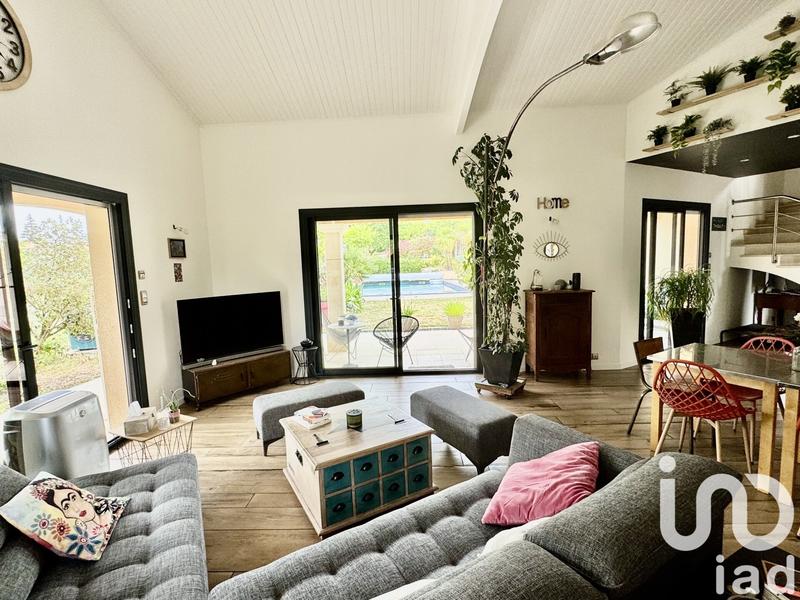 Maison - 200 m² - 7 pièces