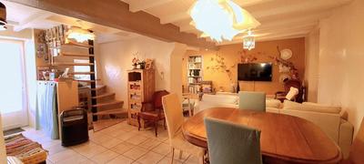 Maison - 144 m² - 8 pièces