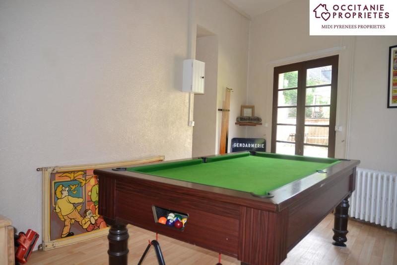 Propriété - 200 m² - 9 pièces