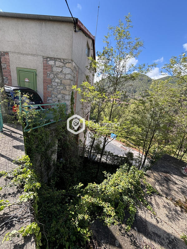 Maison ancienne - 700 m² - 4 pièces