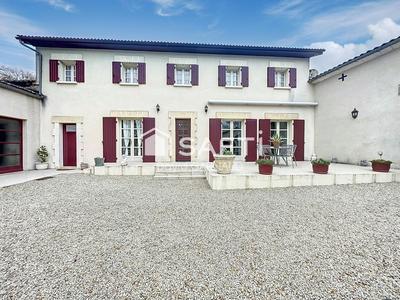 Maison de maîtres - 441 m² - 14 pièces