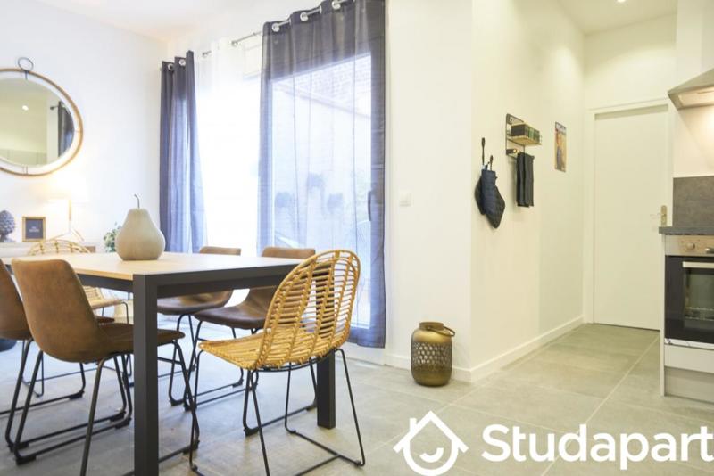 Chambre - 11 m² - 1 pièce