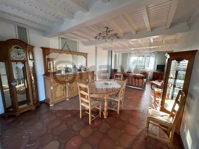 Maison - 180 m² - 7 pièces