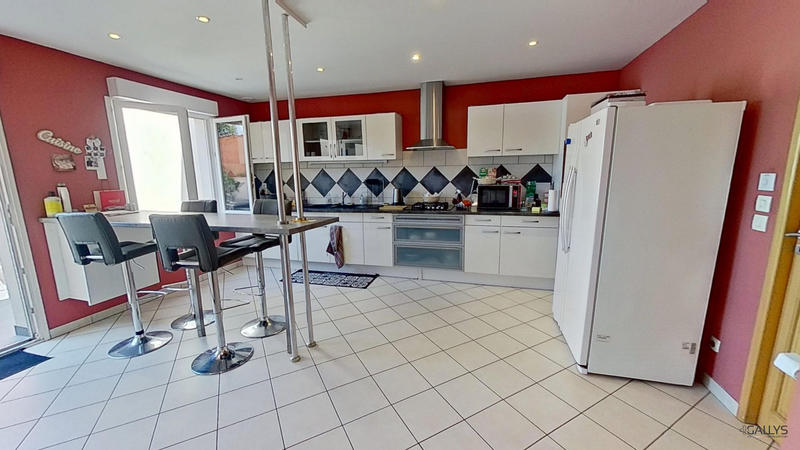 Maison - 168 m² - 7 pièces