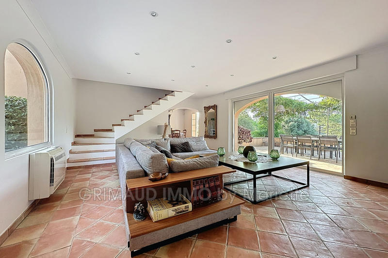 Maison - 200 m² - 5 pièces