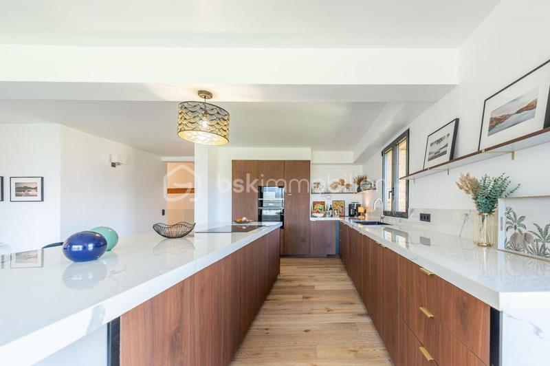 Maison d'architecte - 358 m² - 8 pièces