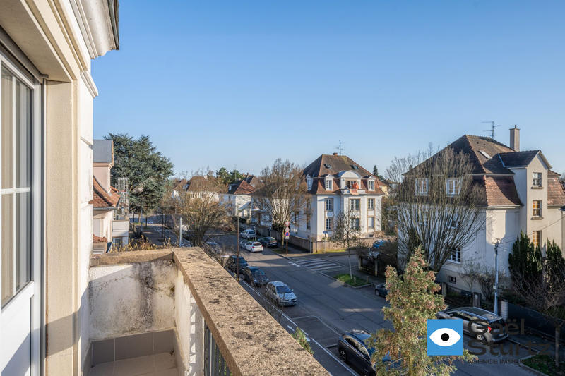 Maison - 300 m² - 11 pièces