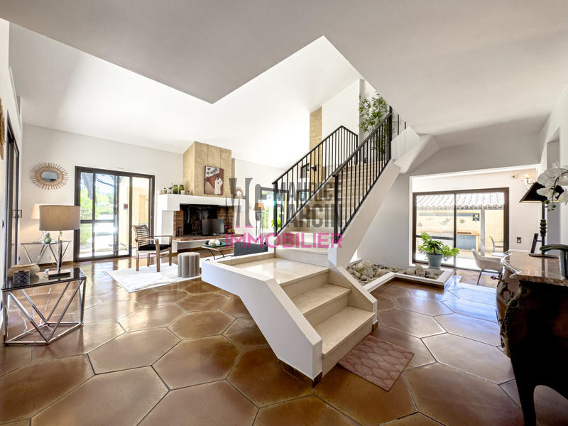 Maison - 211 m² - 6 pièces