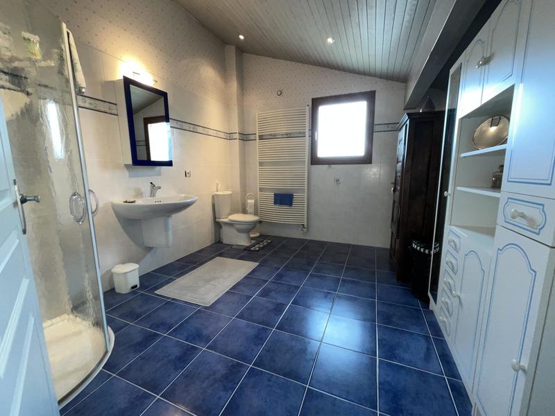 Maison - 238 m² - 5 pièces