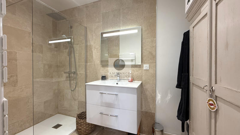 Maison - 174 m² - 9 pièces