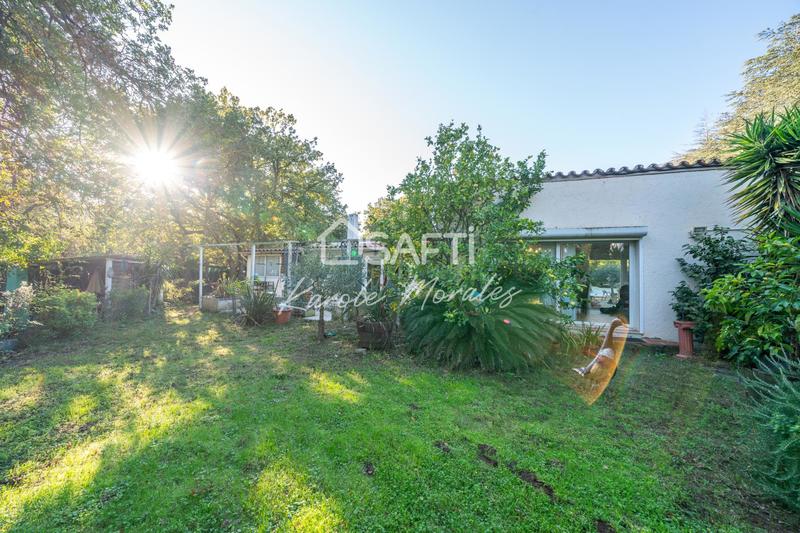 Maison - 240 m² - 6 pièces