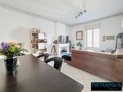 Appartement - 92 m² - 5 pièces
