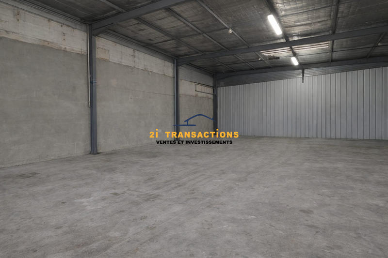 Entrepôt - 217 m²