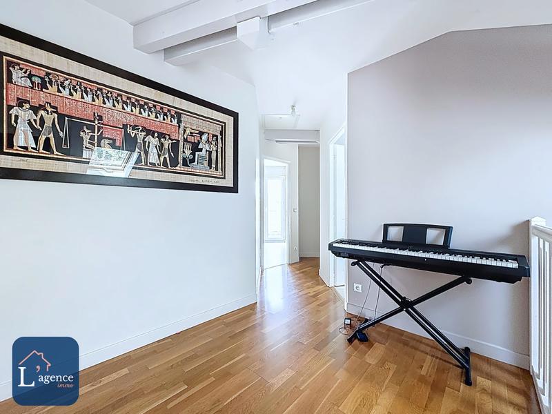 Maison - 258 m² - 8 pièces