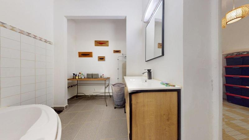 Appartement ancien - 77 m² - 4 pièces