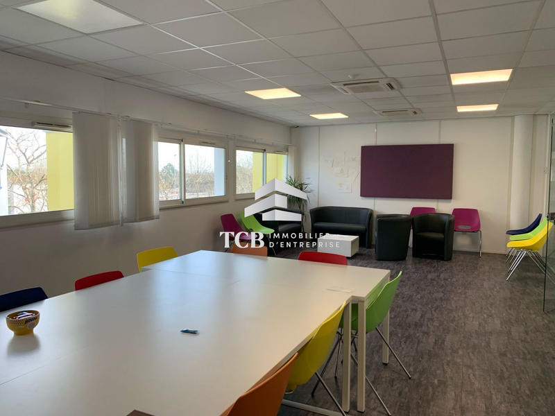 Bureau - 750 m²