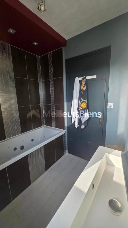 Maison - 163 m² - 7 pièces