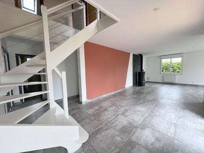 Maison - 151 m² - 8 pièces