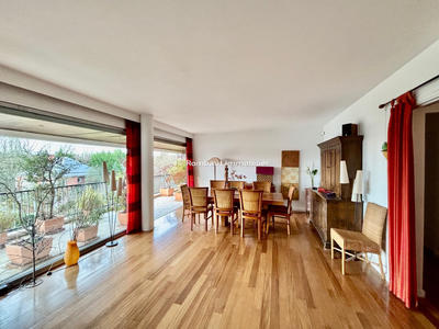Appartement - 142 m² - 6 pièces