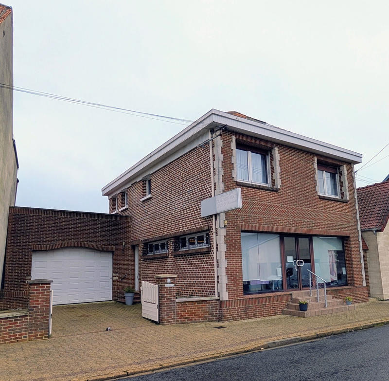 Maison - 210 m² - 8 pièces