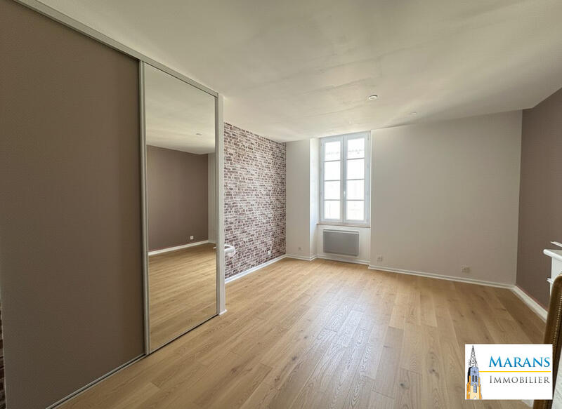 Maison - 235 m² - 10 pièces