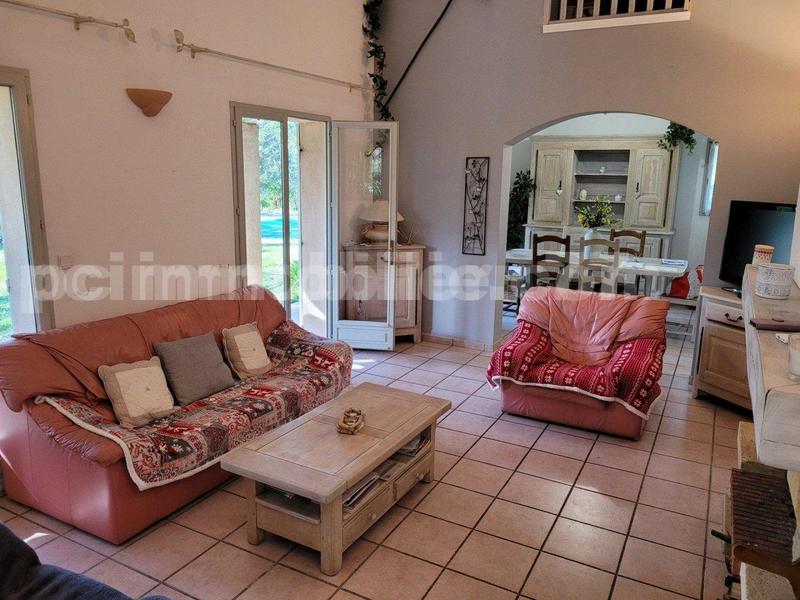 Maison traditionnelle - 152 m² - 6 pièces