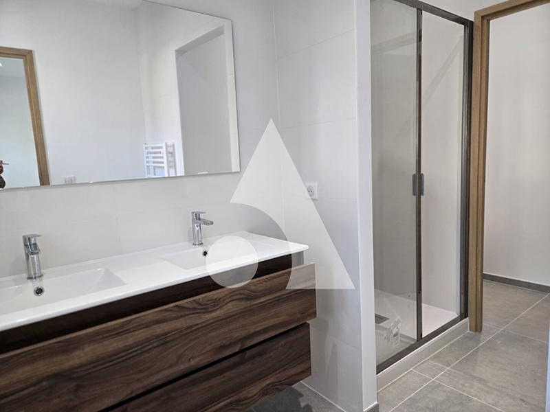 Appartement - 80 m² - 3 pièces