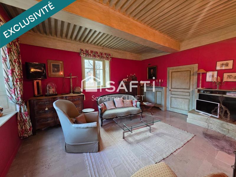 Maison - 270 m² - 10 pièces