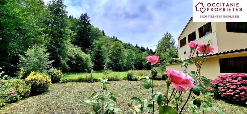 Maison de village - 227 m² - 9 pièces