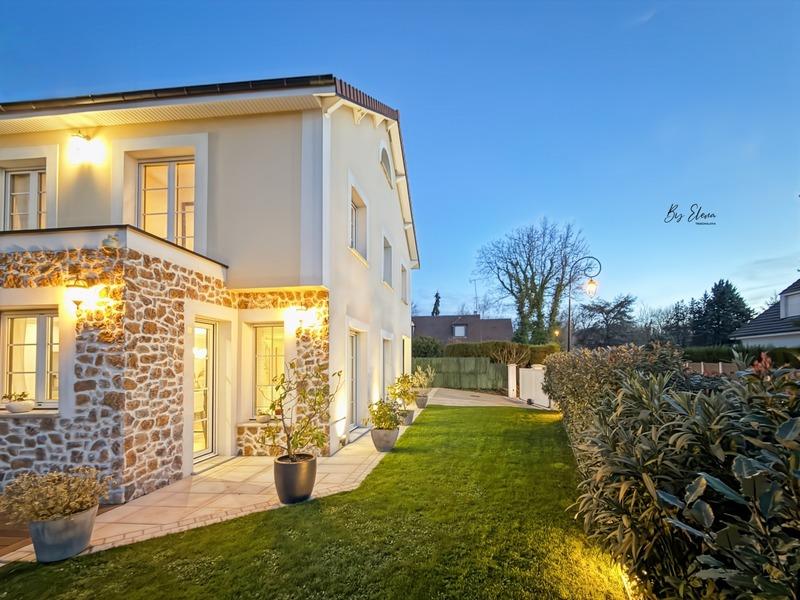 Maison - 139 m² - 6 pièces