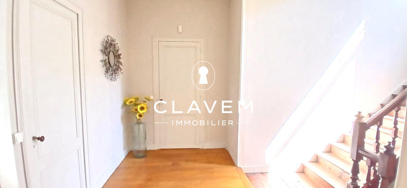 Maison - 350 m² - 15 pièces