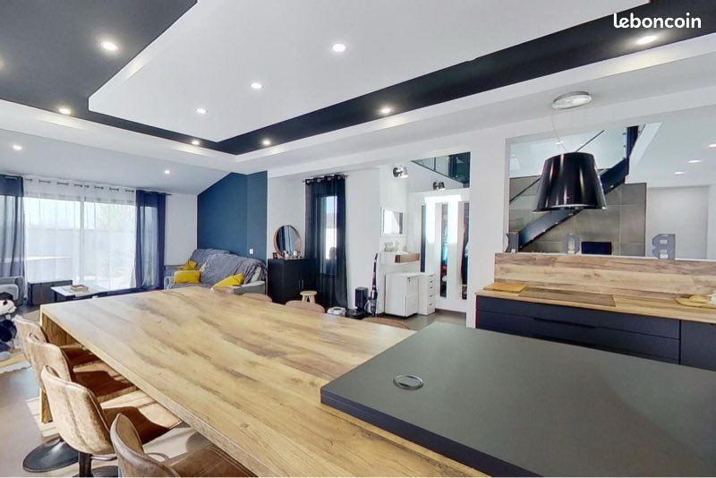 Appartement - 208 m² - 5 pièces