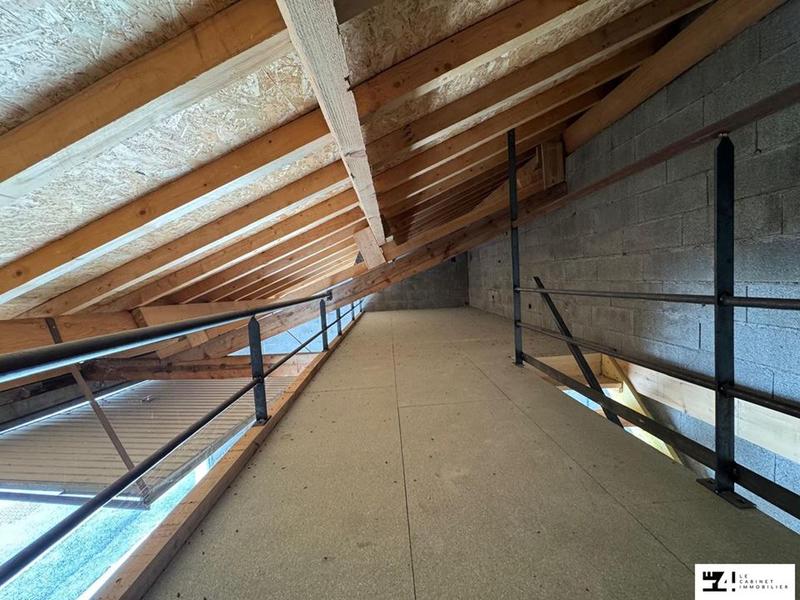 Parking / Garage - 39 m²