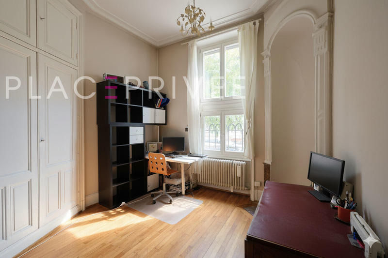 Maison - 224 m² - 13 pièces